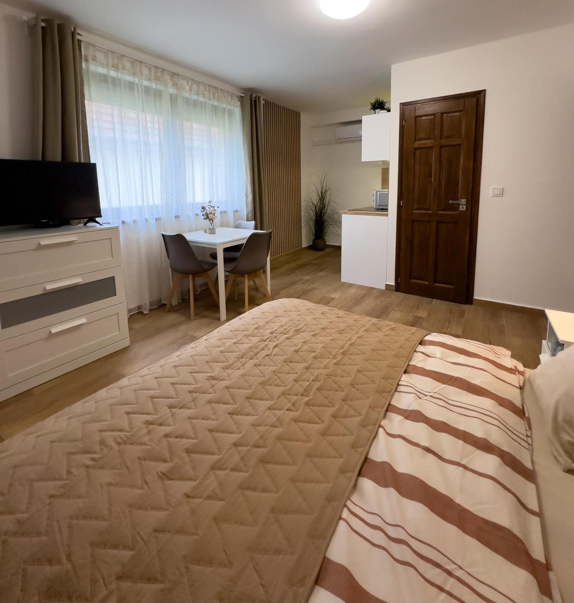 Rp Apartmanhaz Demjén المظهر الخارجي الصورة