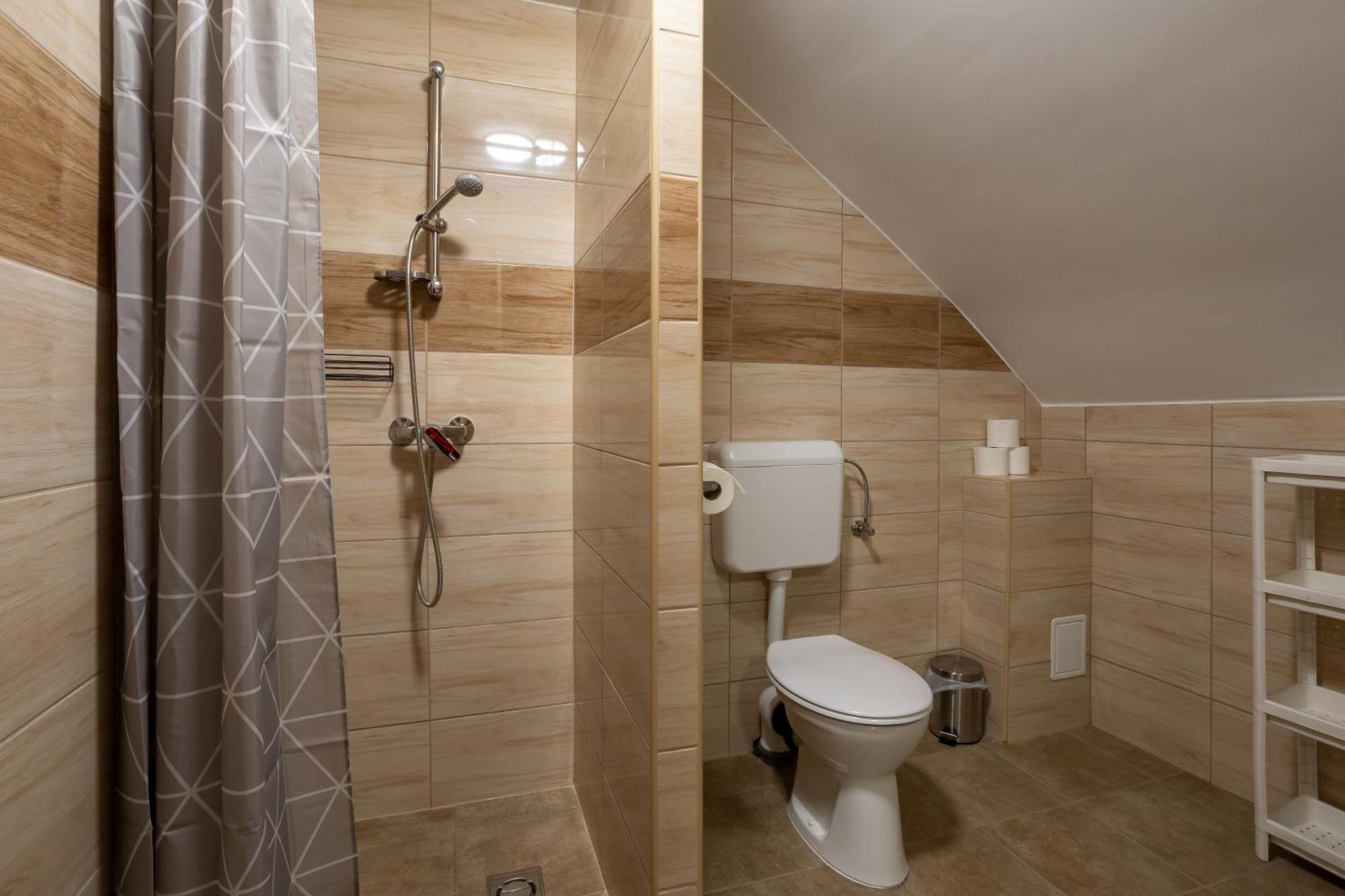 Rp Apartmanhaz Demjén المظهر الخارجي الصورة